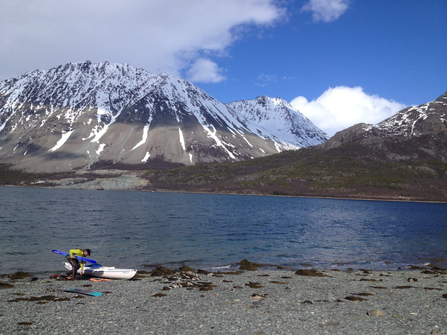 Arriving on the north shore of Store Fornestinden