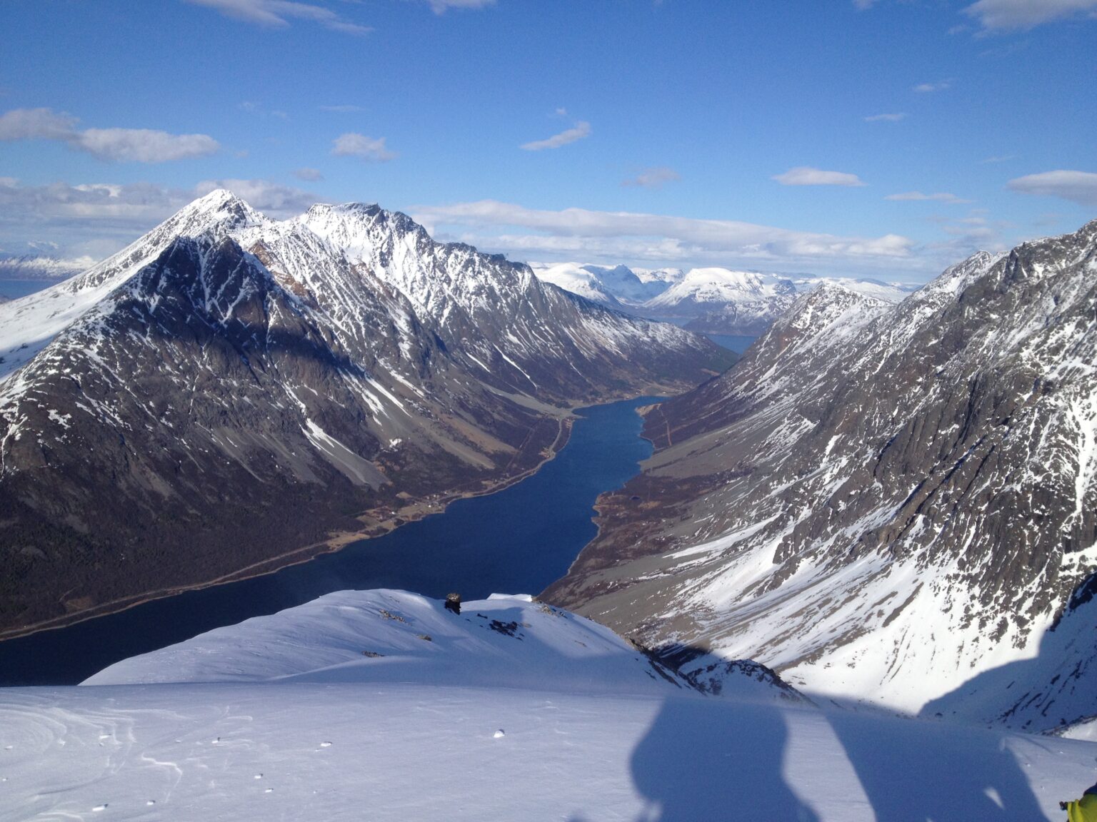 The view from the North sub summit of Store Fornestinden