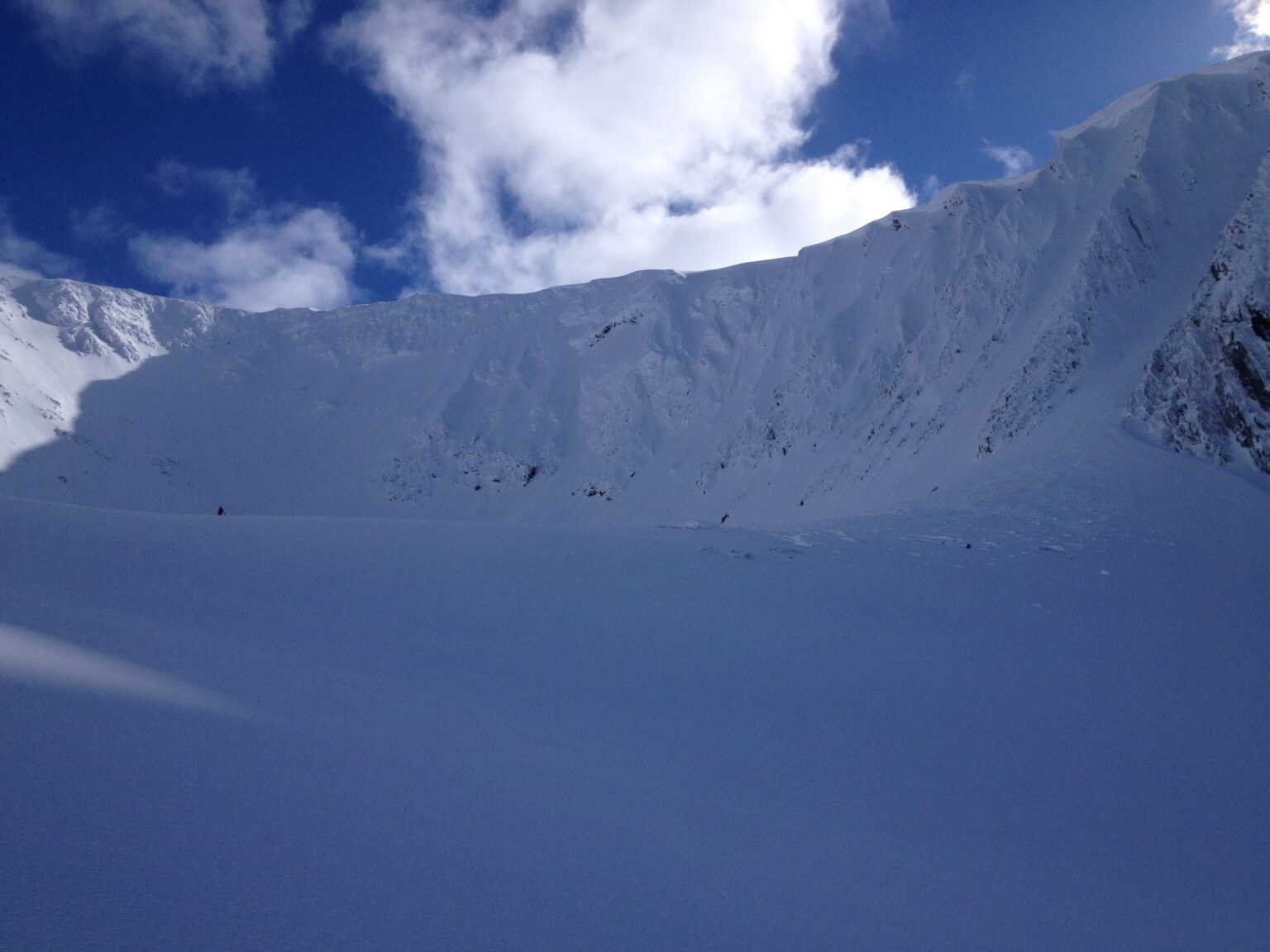 Looking at the ski touring backcountry in the Lakseldalen Valley