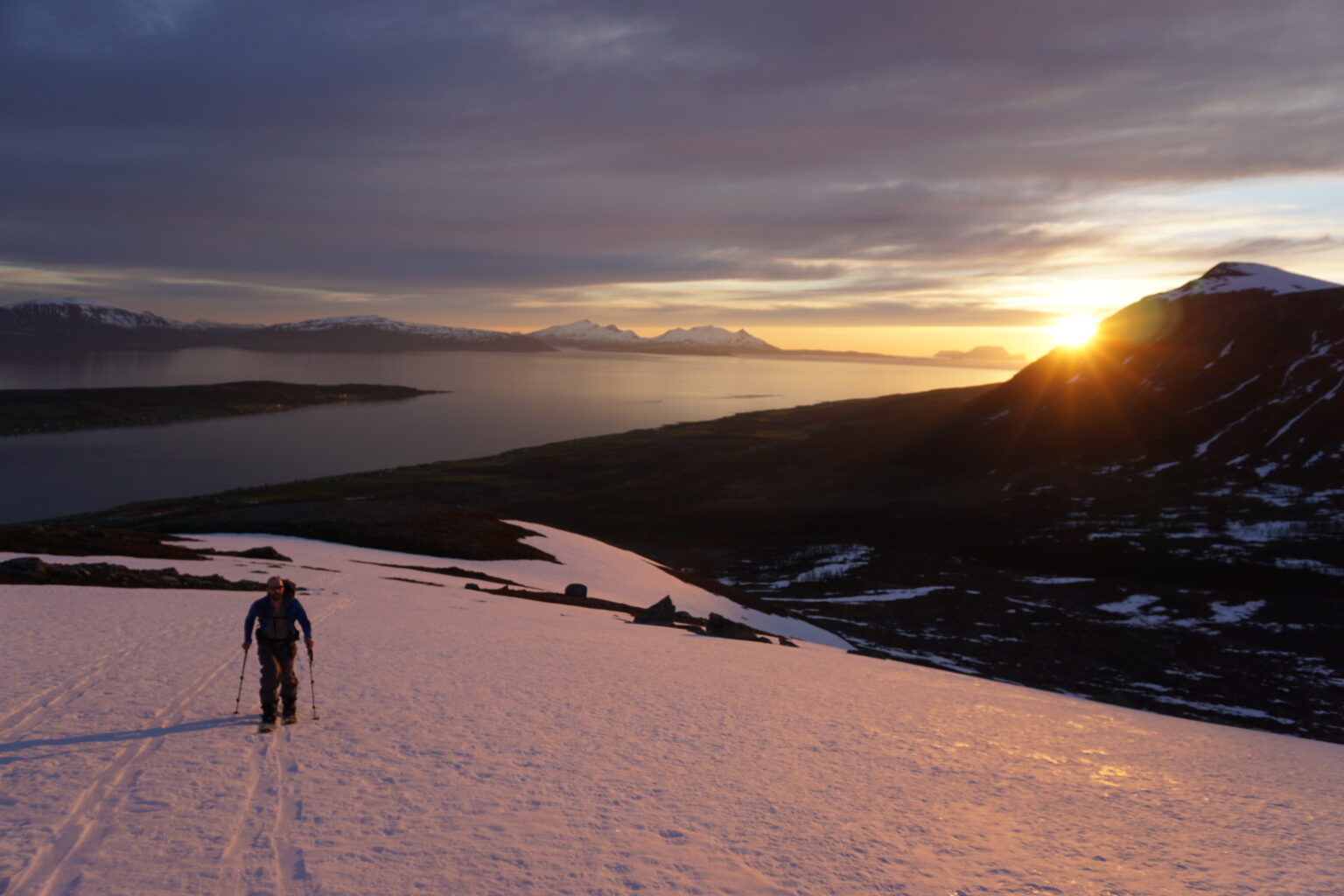 Back out for another tour up Veidalsfjellet