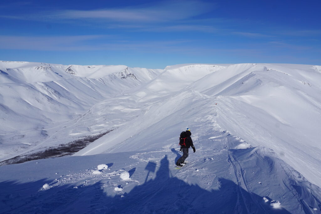 Snowboarding out to the Kukisvumchorr Backcountry in Northwest Russia