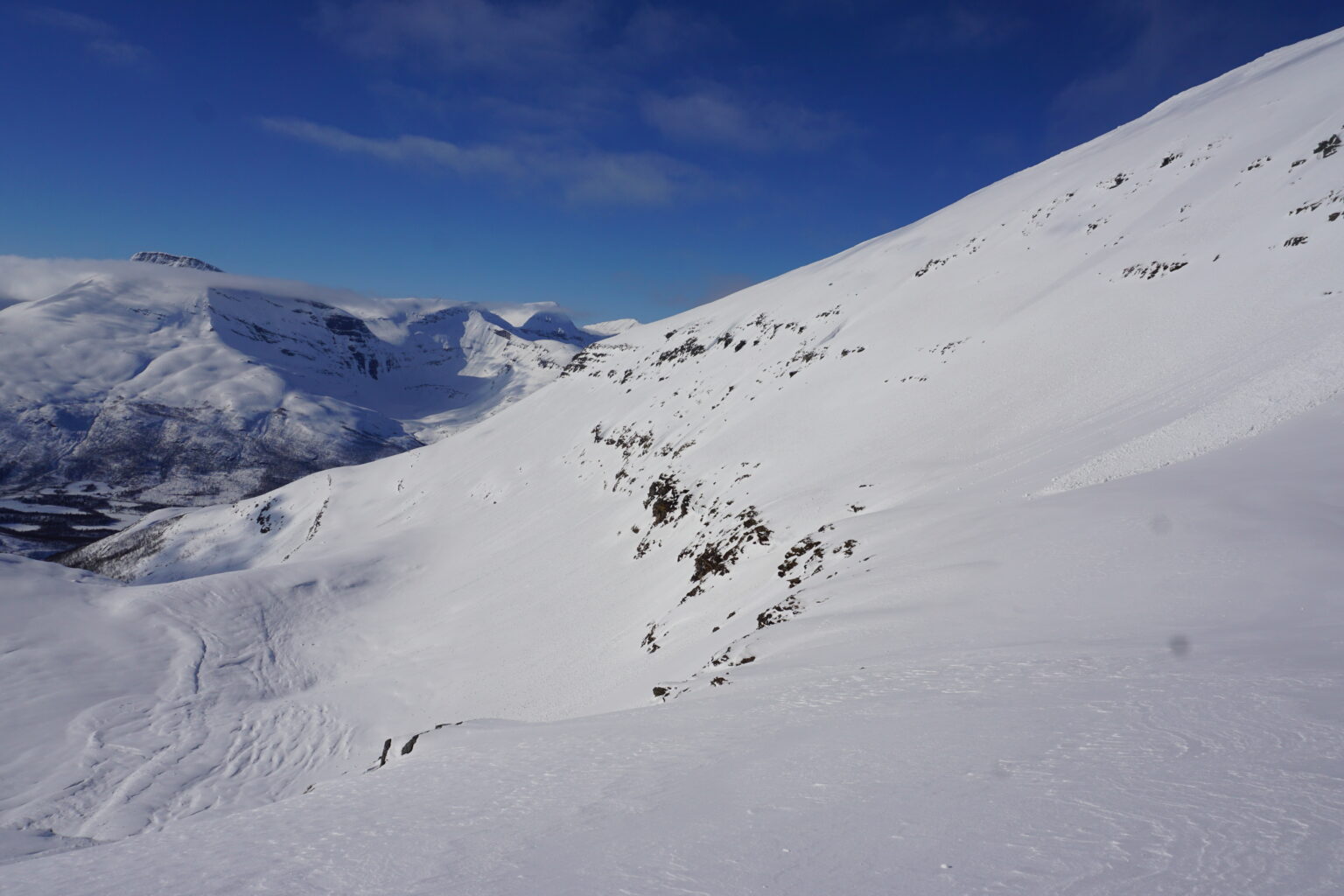 Skiing the middle section of Istinden East Bowl