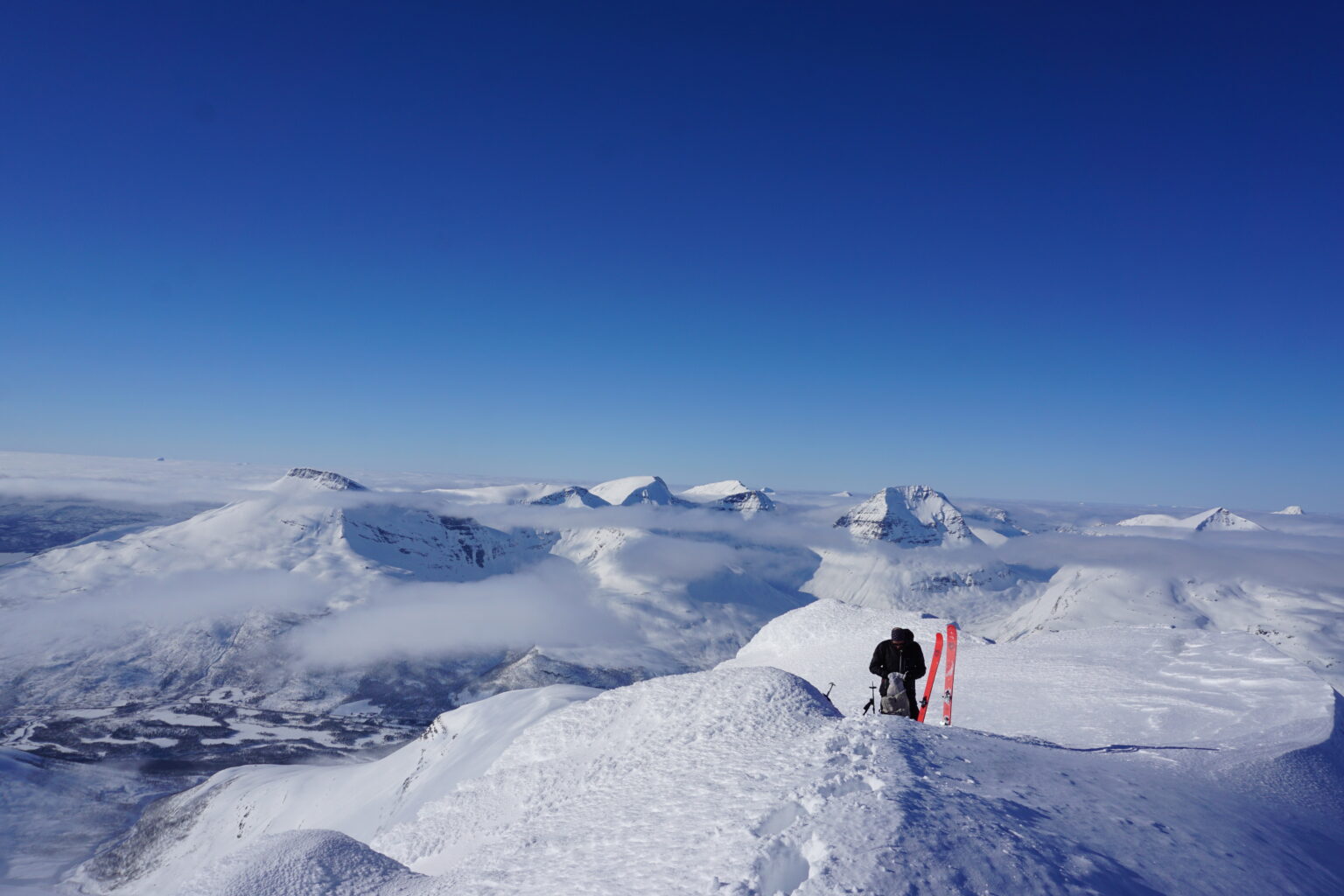 Standing on the summit of Istinden before dropping into the East Bowl