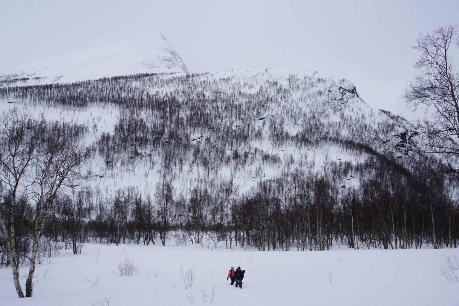 Heading back to the car with Jempehaugen in the distance