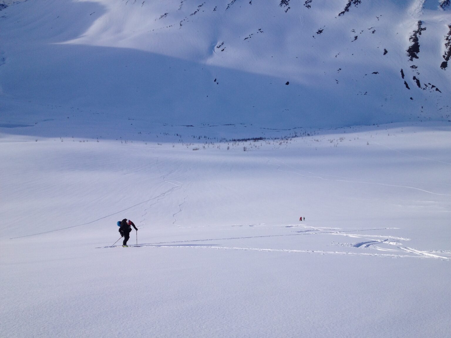 Heading out for a sunset run in the Kvalvikdalen Valley