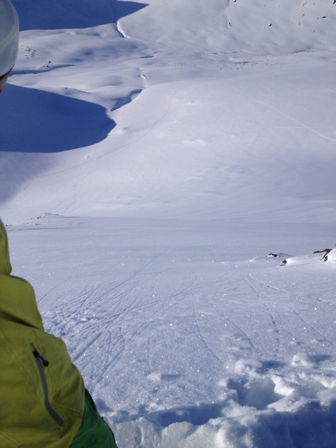 About to snowboard the north face of Rundsfjellet