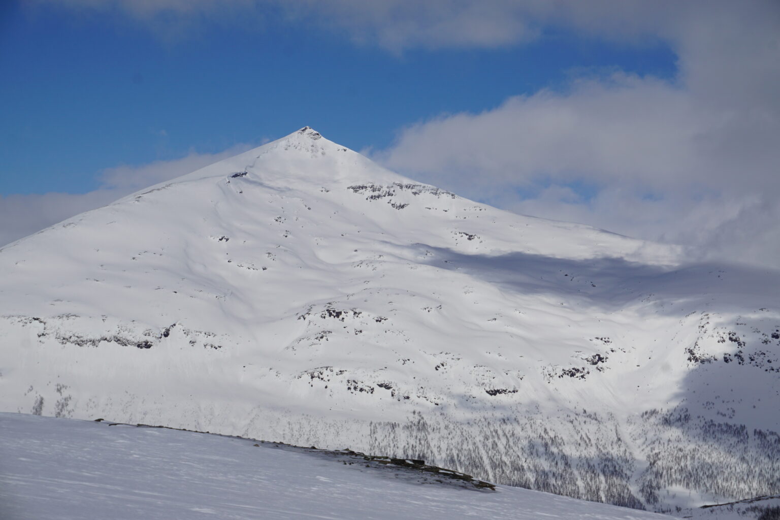 Looking at Blåbærfjellet South face from Istinden Ridge