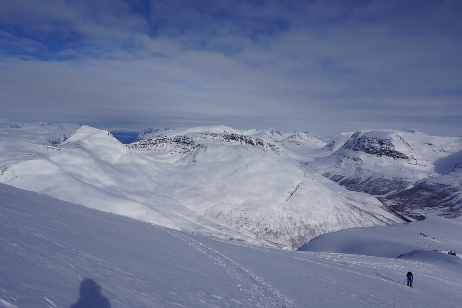 Looking at Oksetinden and Kjempetinden