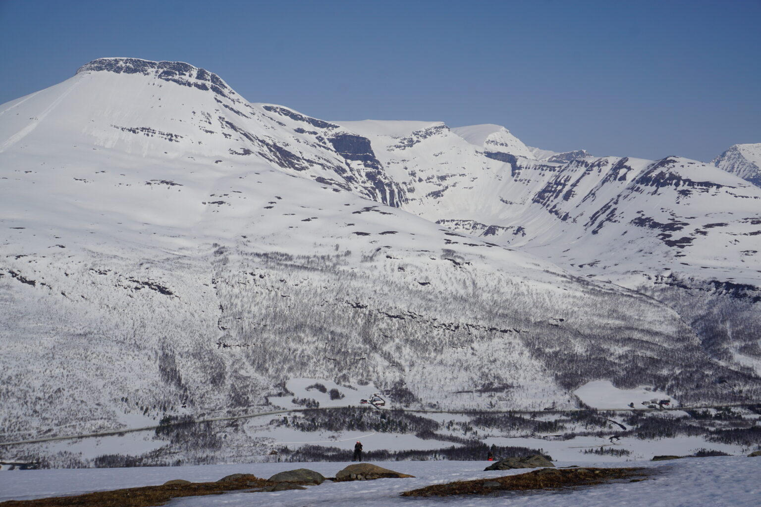 Hiking up the lower slopes of Rostakulen