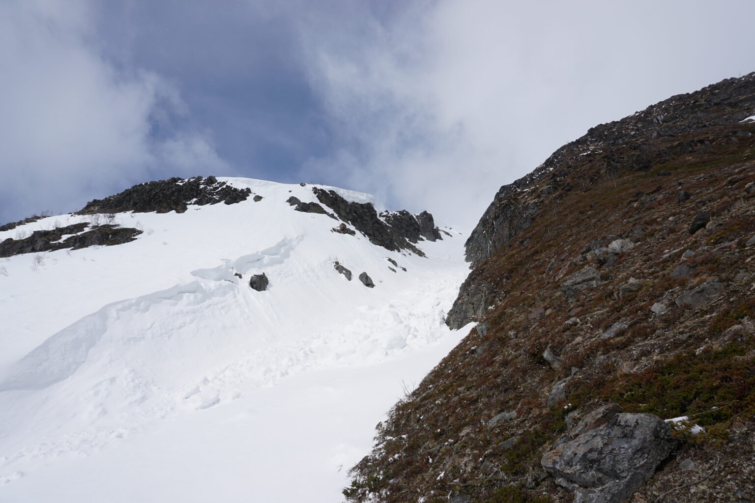 Looking up Tamokfjellet South Gully