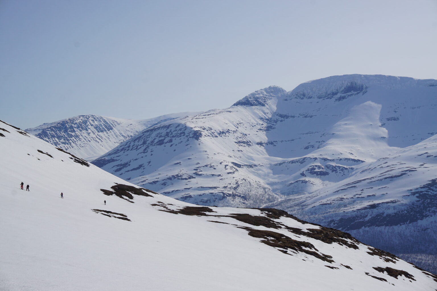 Climbing to the West ridge of Háhttagáisi