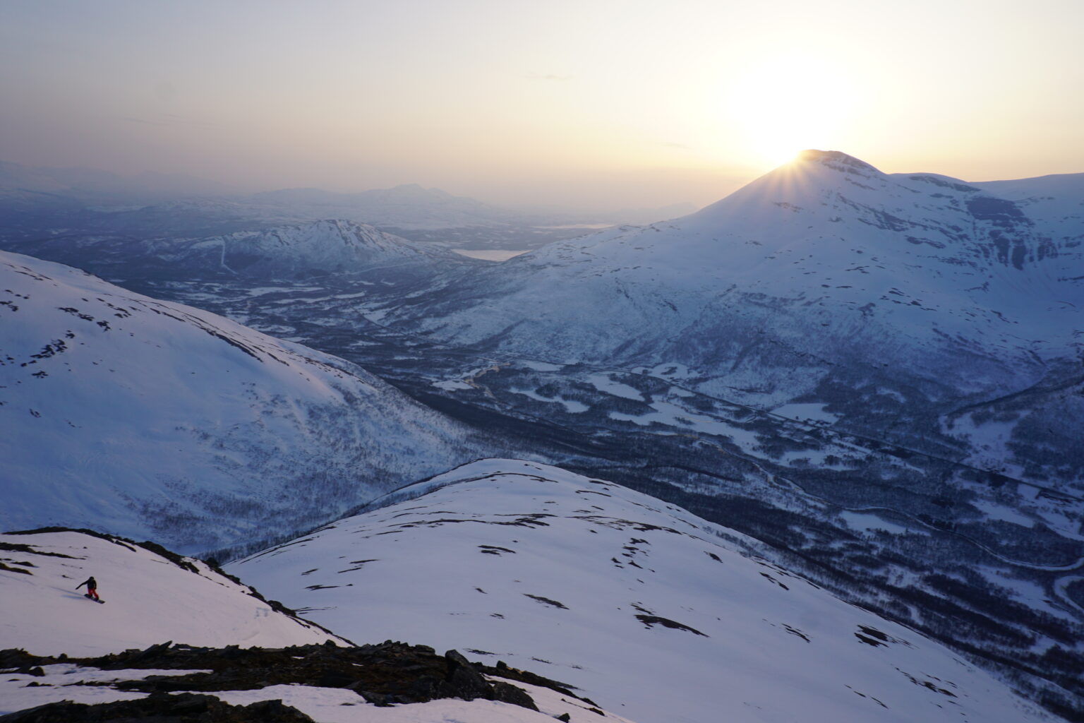 Our Final snowboard run on the Melkefjellet and Istinden Ridge Traverse