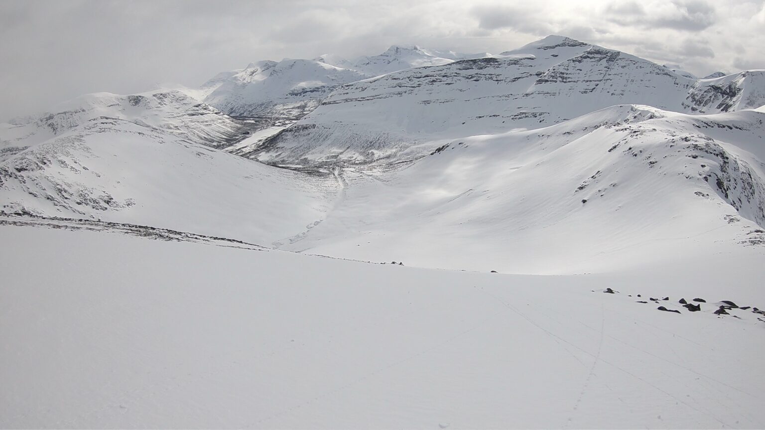 Looking down the South face of Oksetinden