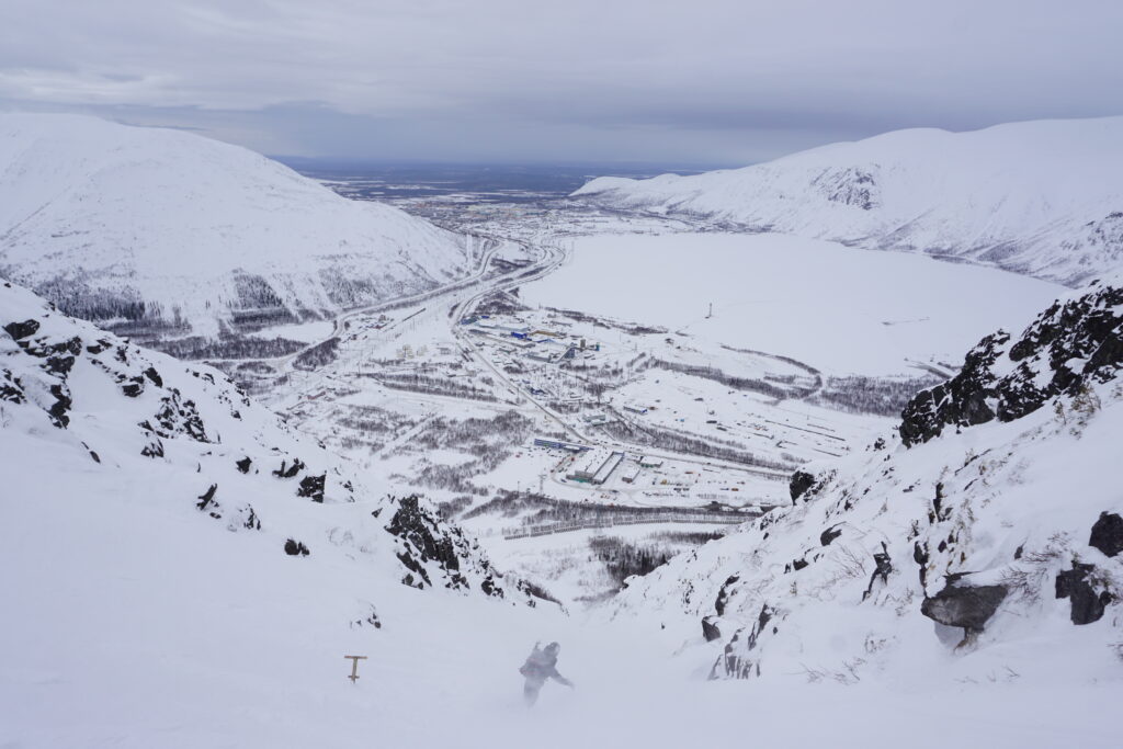 Snowboarding down the south chute of Mount Juksporr