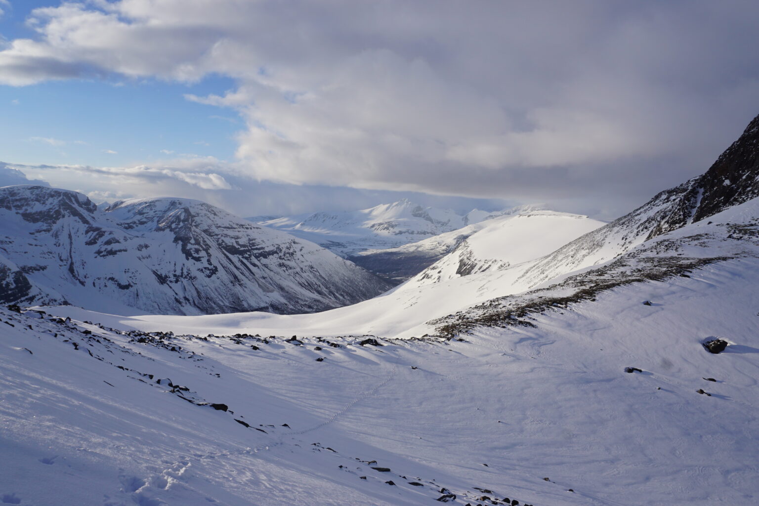 Getting onto the North ridge of Blåbærfjellet while on the Sjufjellet, Lille Russetinden and Blåbærfjellet Traverse