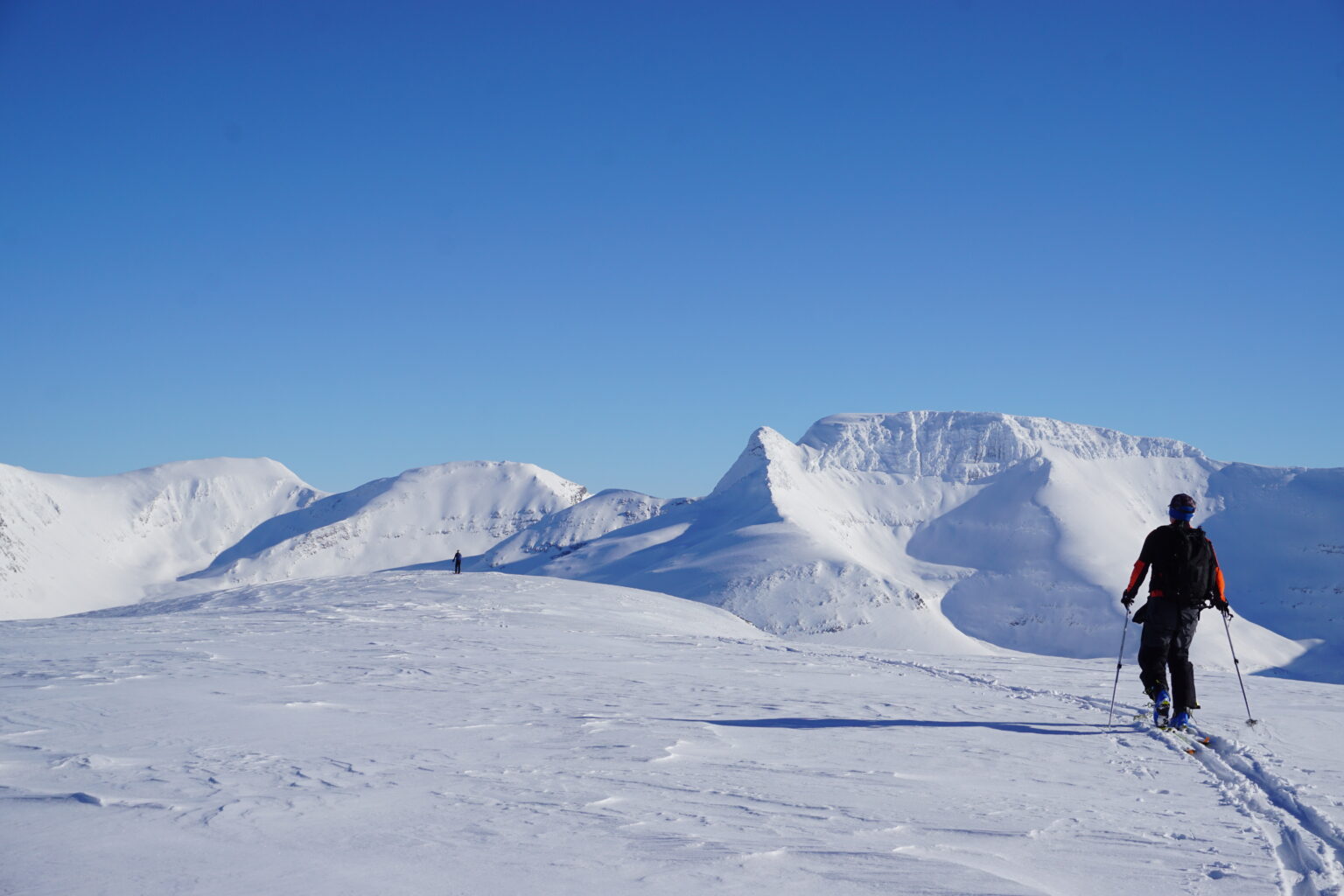 Arriving on the summit of Sjufjellet