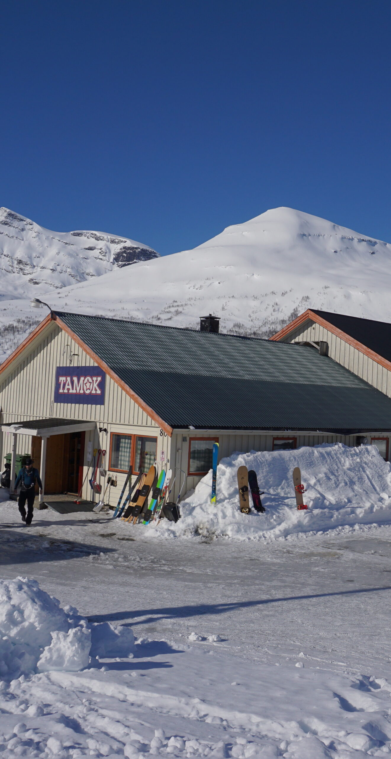 Looking at Sjufjellet from Tamokhuset