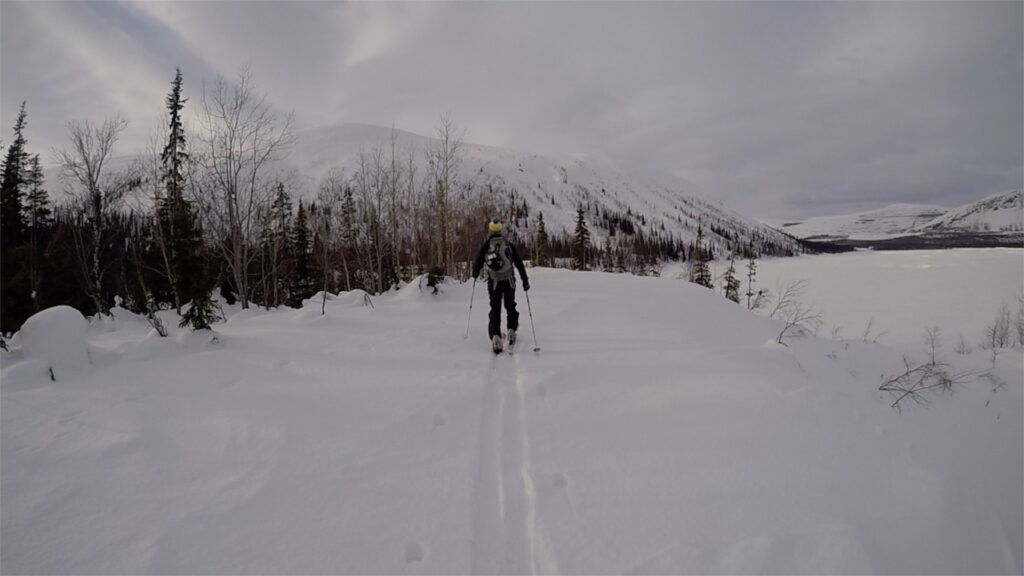 Ski touring around the Khibiny Mountains