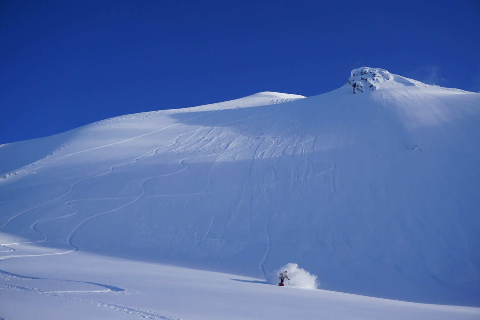 Riding to the base of Tvillingstinden