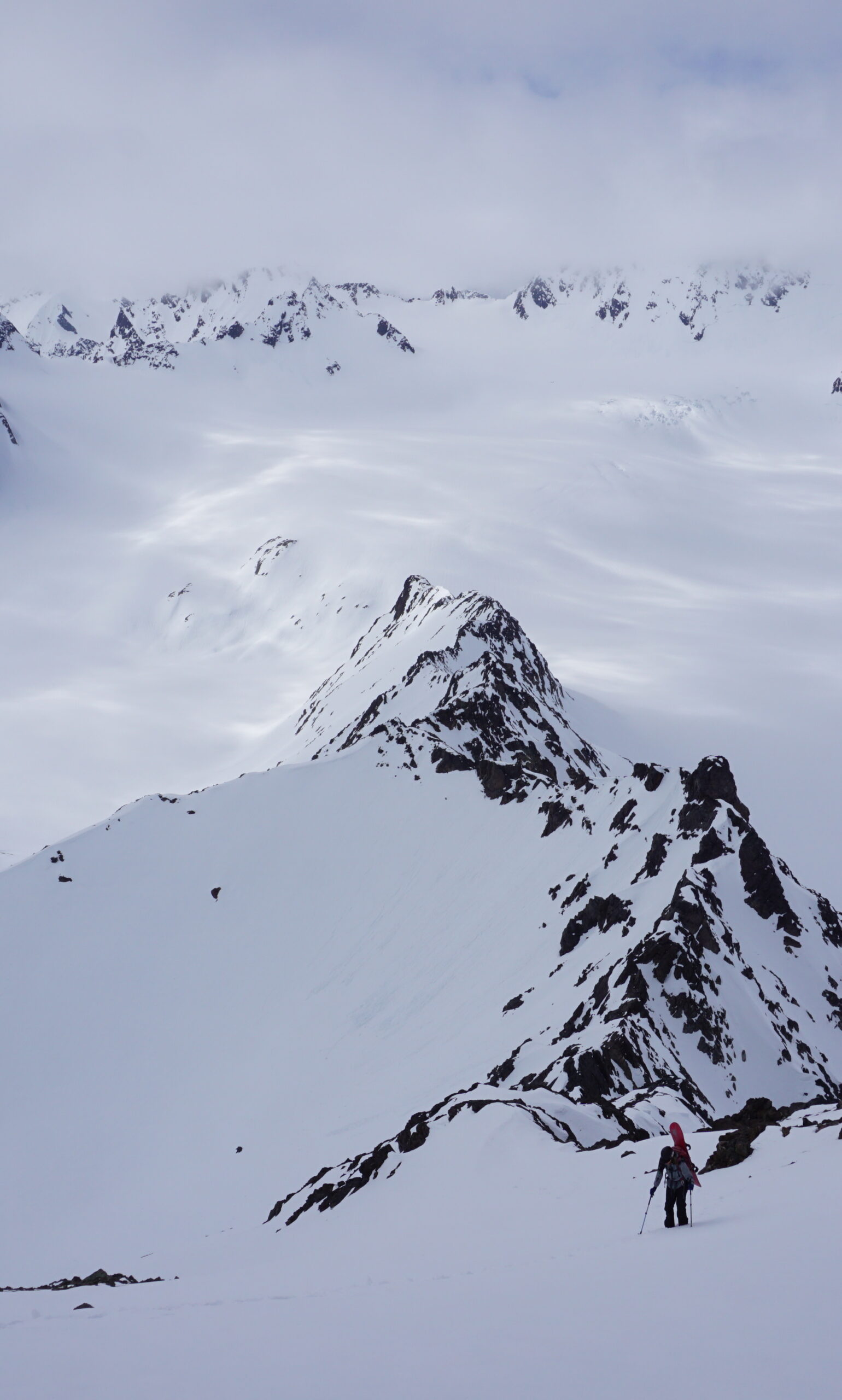 Hiking up Store Koppangstinden with the Strupbeen Glacier in the distance