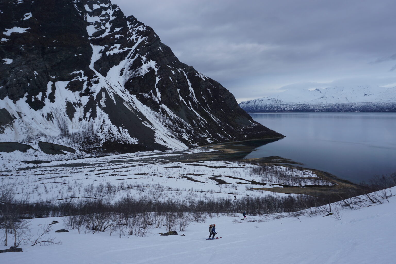 Skiing down to the Northeast basin below Strupbeen Glacier