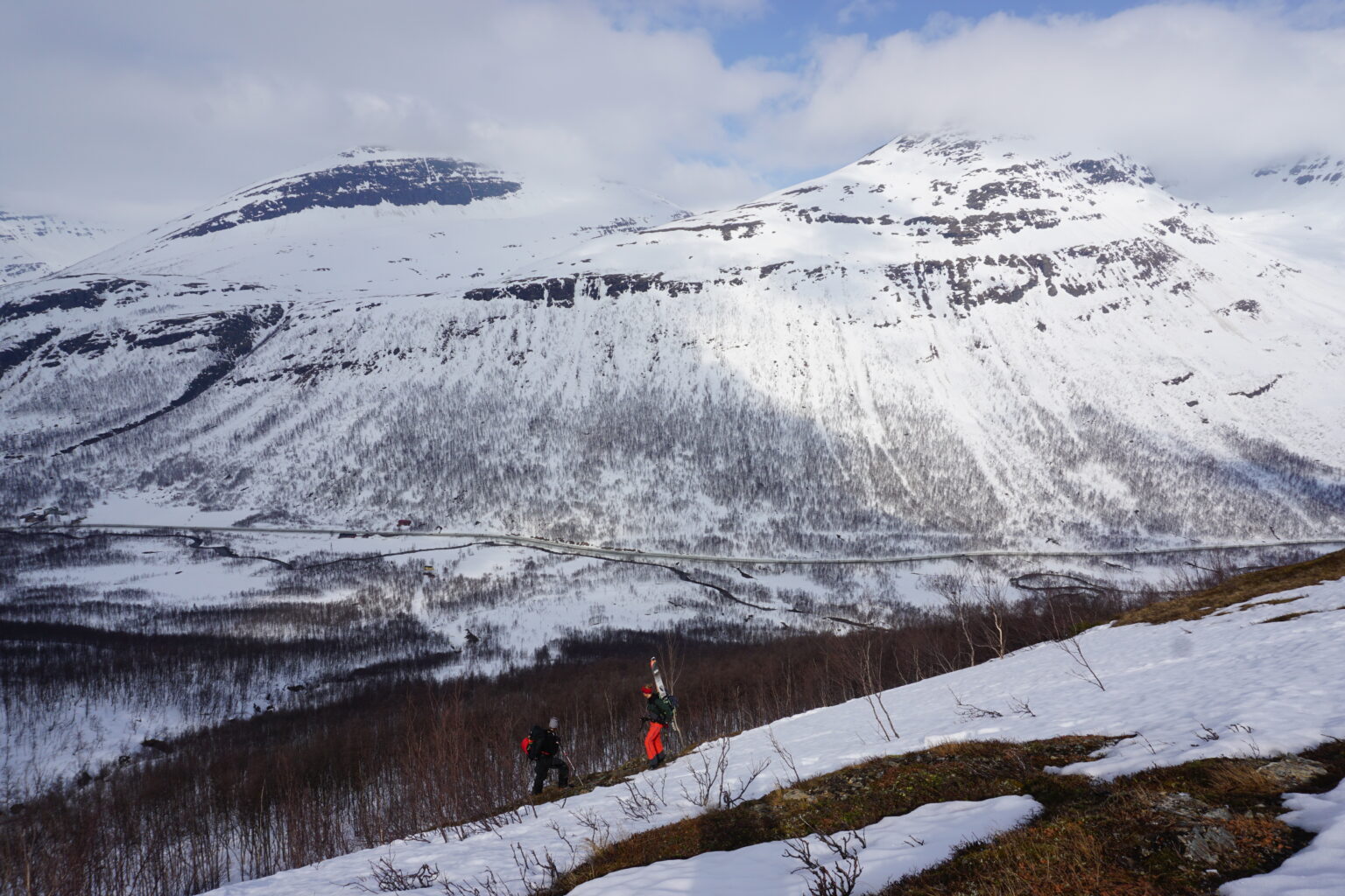 Hiking up to the Kitchen Chute with the Tamokdalen Backcountry in the distance